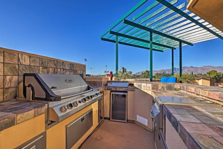 Exquisite Penthouse with Tucson and Mountain Views terrace with barbacue