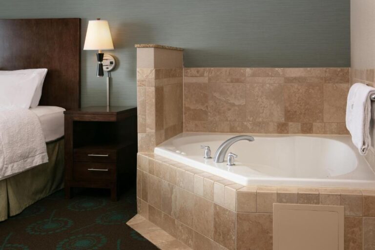 Hampton Inn and Suites - Lincoln Northeast hot tub