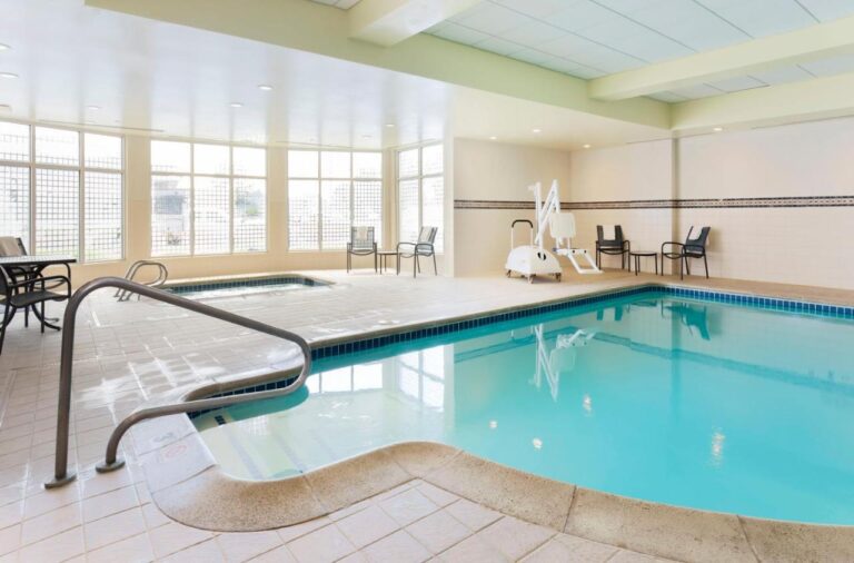 Hilton Garden Inn Reno pool
