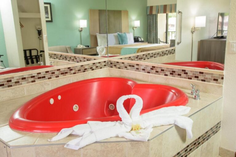 hotels in hendersonville tn with jacuzzi