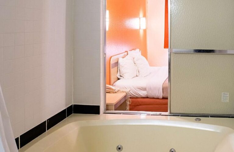 accommodation with hot tub Indiana 2