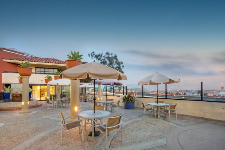 hotel for couples in San Diego with hot tub