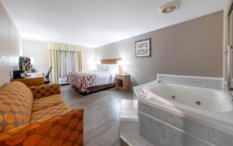 hotel near Richmond with spa bath for couples