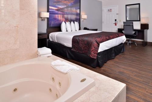 hotel rooms in Los Angeles with hot tub in rooms