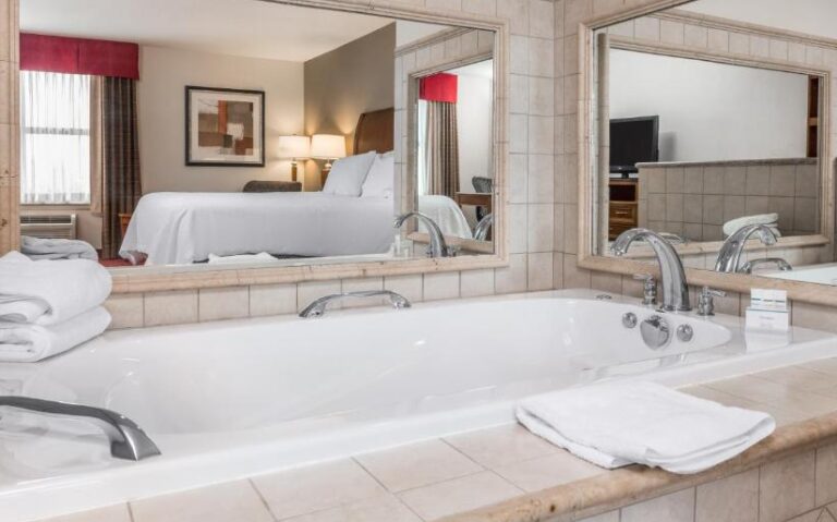 hotels in Madison with hot tub inside the room 2