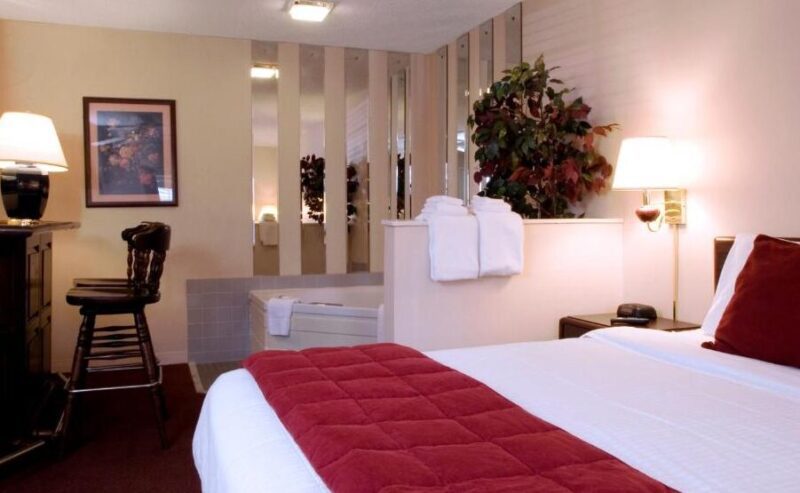 hotels in Springfield with spa bath in room