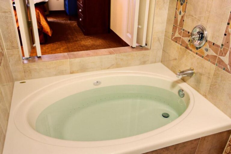 hotels with hot tub in New Jersey 2