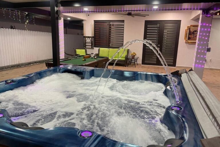 rental in Miami with Jacuzzi tub