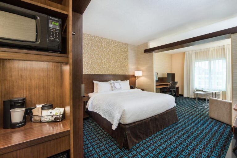 Fairfield Inn & Suites by Marriott Dayton 3