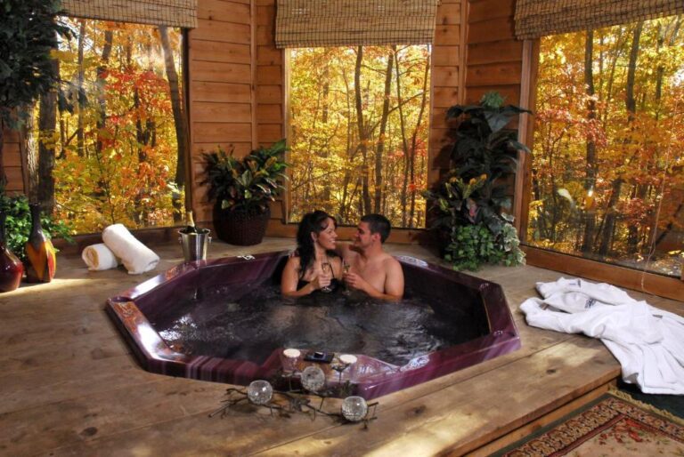 Forrest Hills Mountain Resort honeymoon suite with hot tub