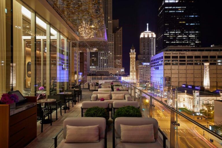 boutique hotel in chicago_The Peninsula Chicago