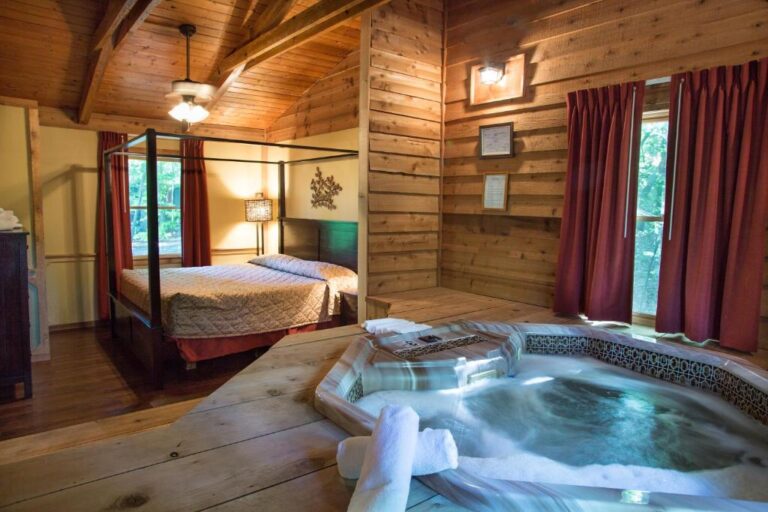 Georgia Romantic Hotels With Hot Tub In Room 2023 List   Forrest Mills Mt Resort Hot Tub Suite 768x512 