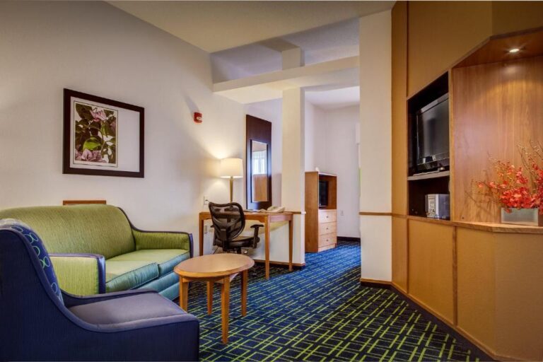 hotel in Indianapolis for couples 3