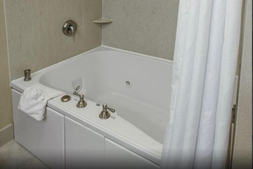hotel in Pennsylvania with spa bath 2