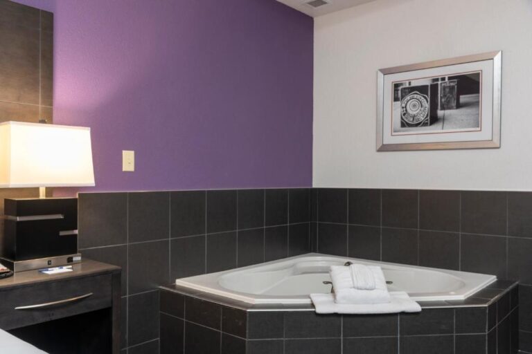 hotels in Columbus Ohio with spa bath in room spa bath 2