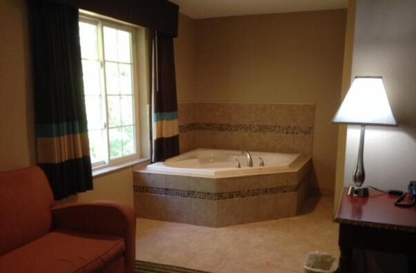 hotels in Nebraska with hot tub in room