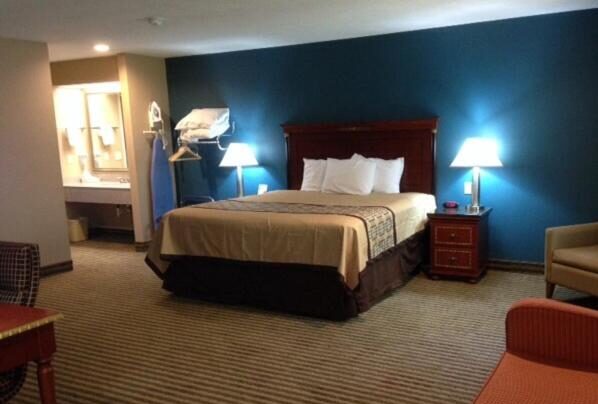 hotels in Nebraska with hot tub in room 2