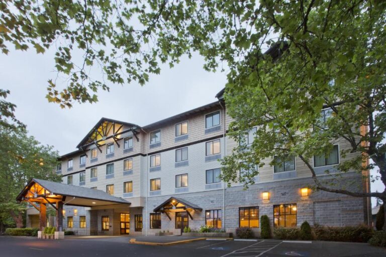 hotels in Washington with hot tub 1.1