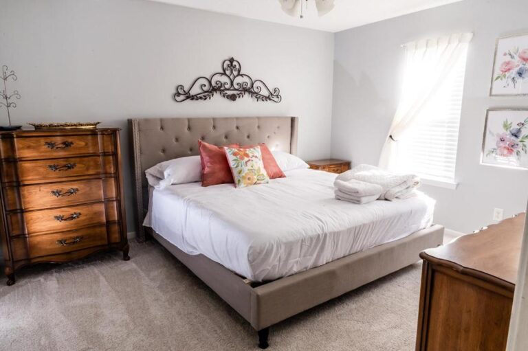 rental in Charlotte for couples 2