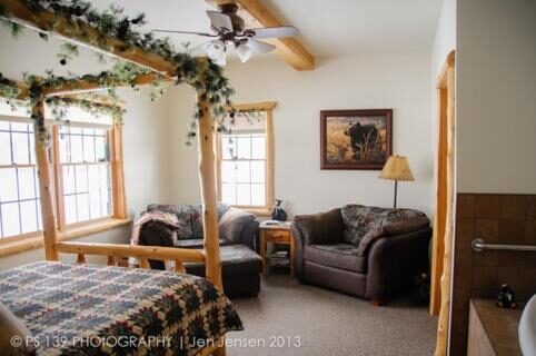 rentals in Wisconsin with hot tub in room 3