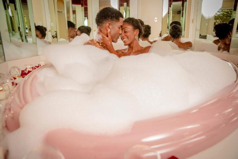 resorts in Pocono for couples with hot tub 4