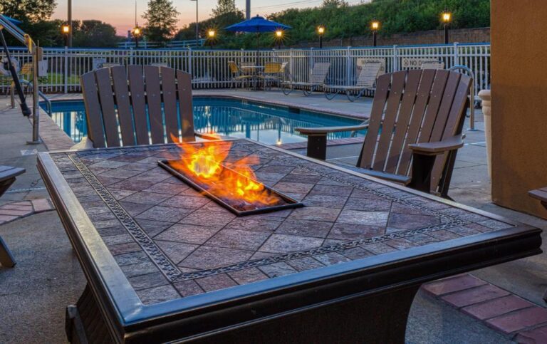 romantic hotels in Charlotte with hot tub