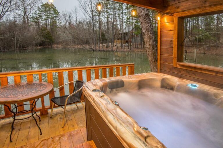 romantic rentals near Oklahoma with hot tub
