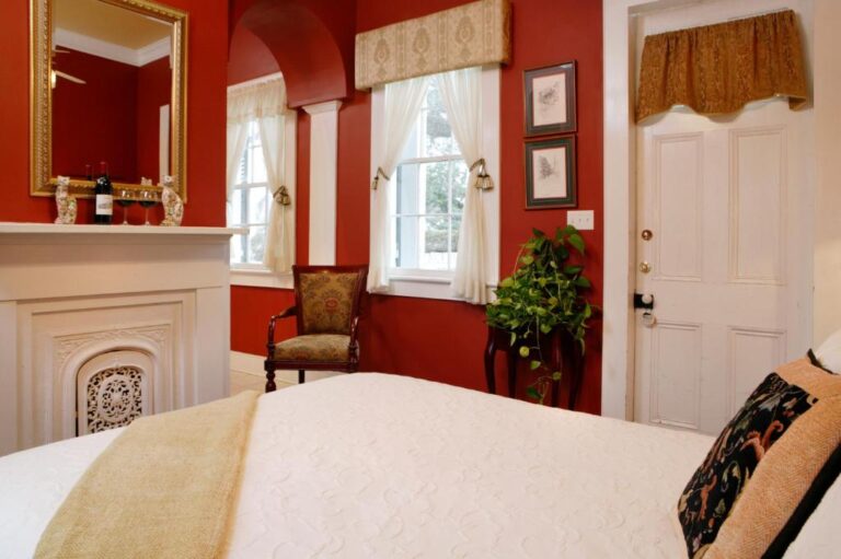 Ashton's Bed and Breakfast