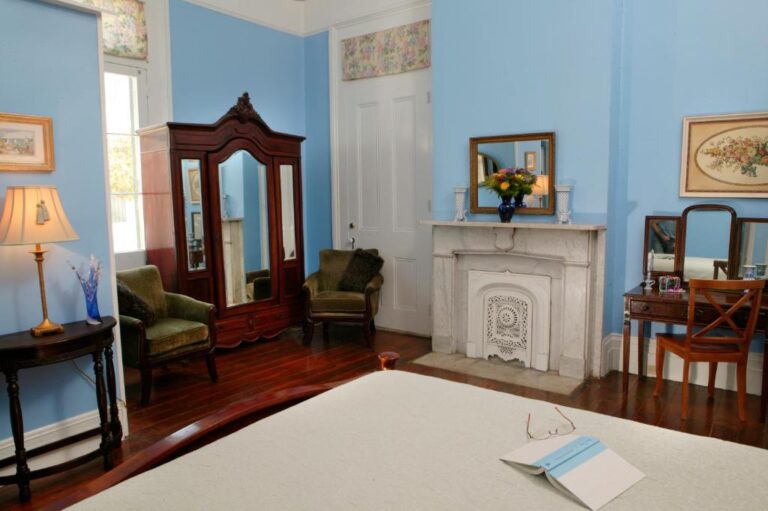 Ashton's Bed and Breakfast3