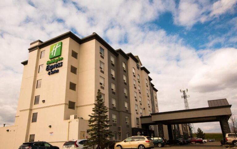 hotels with hot tub in room Edmonton