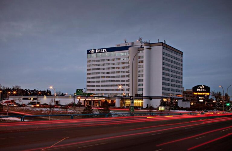 romantic hotel with Jacuzzi suites Edmonton