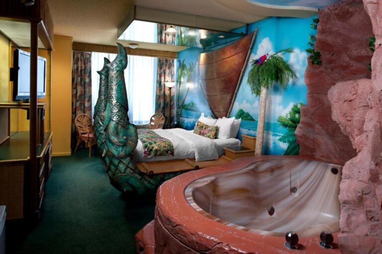 romantic hotels in Edmontn with hot tub