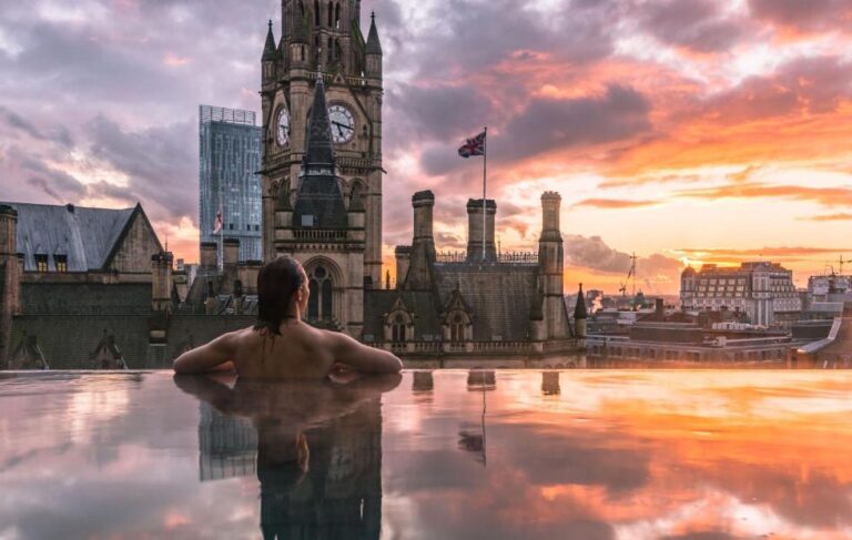 romantic hotels with hot tub in room Manchester
