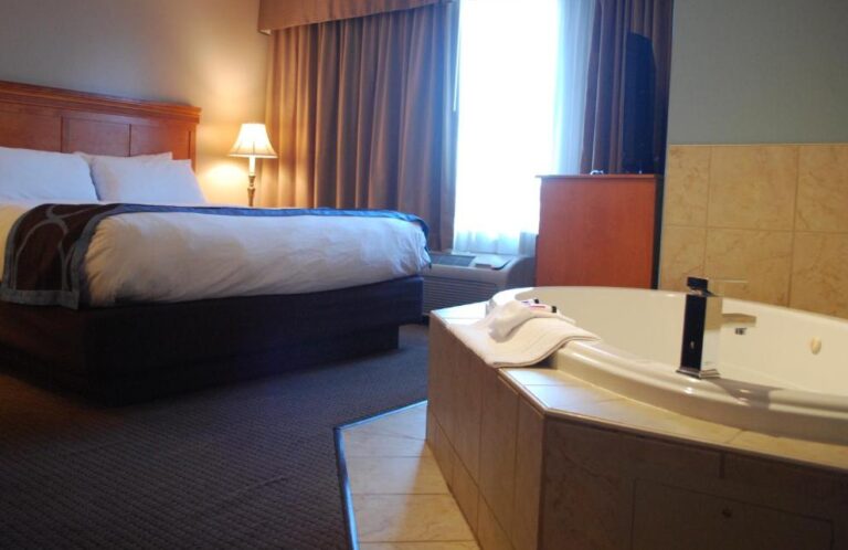 romantic hotels with hot tub suites Edmonton 2