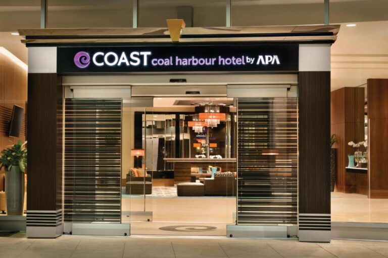 Coast Coal Harbour Vancouver Hotel by APA2
