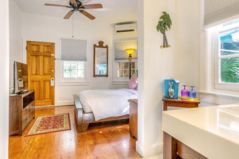 Key West Harbor Inn - Adults Only3