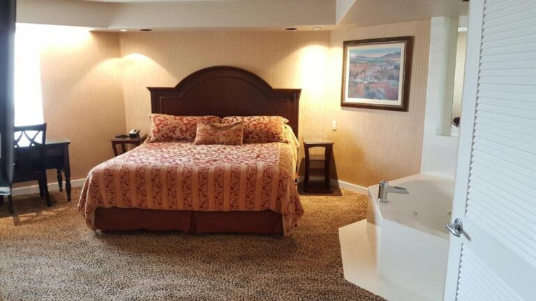 King Room with Spa Bath edmonton canada