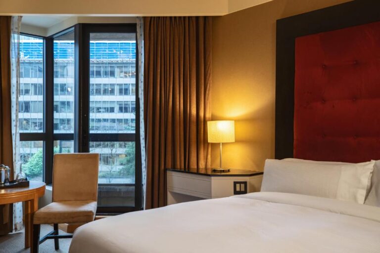 Metropolitan Hotel Vancouver1