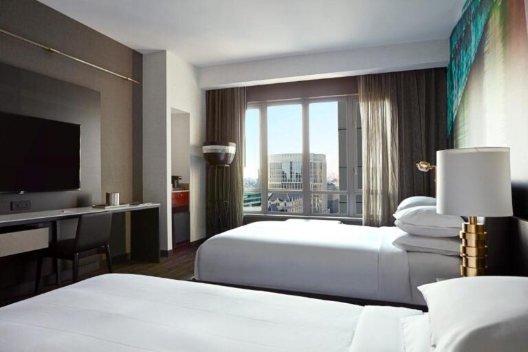 New York Marriott at the Brooklyn Bridge3
