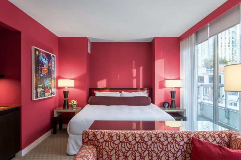 Opus Hotel1
