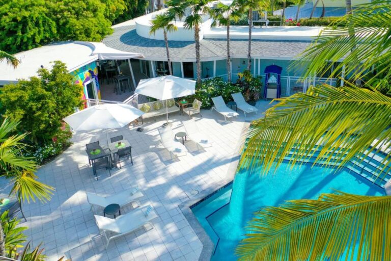 Orchid Key Inn - Adults Only2