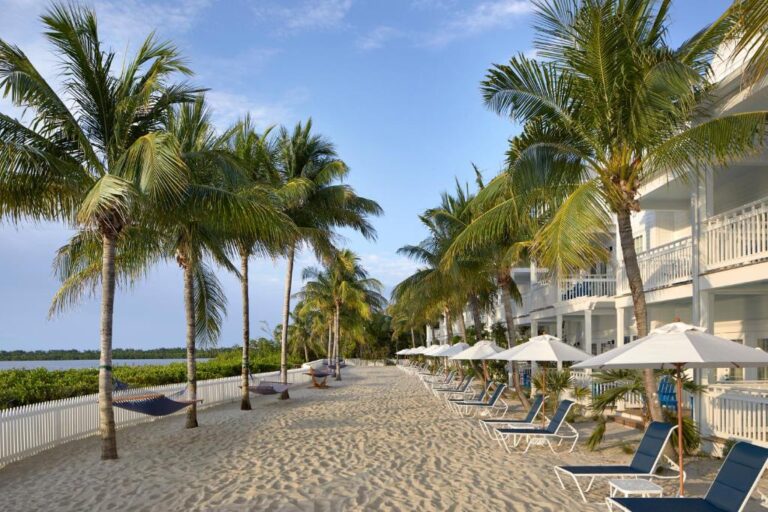 Parrot Key Hotel & Villas3