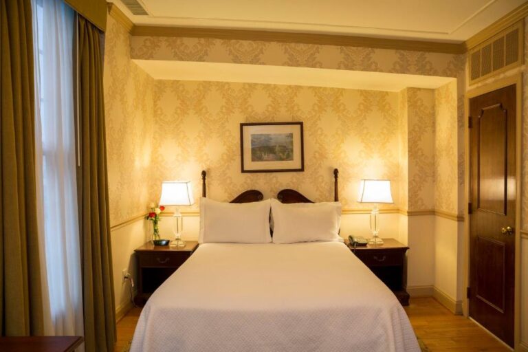 Penn's View Hotel