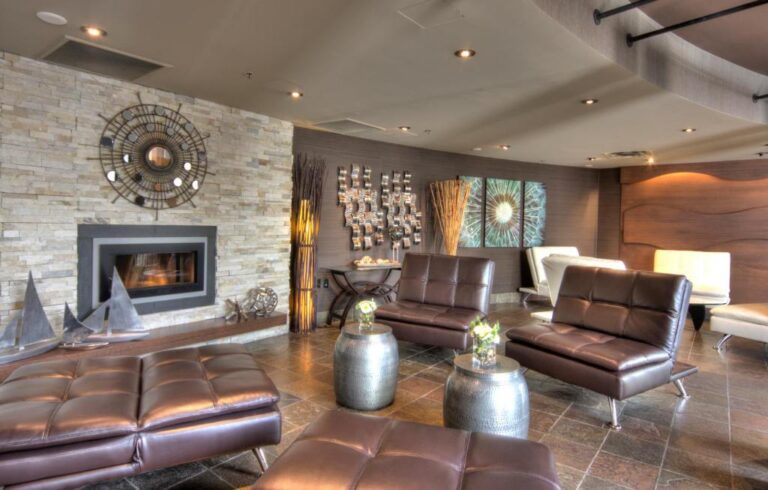The Lonsdale Quay Hotel2