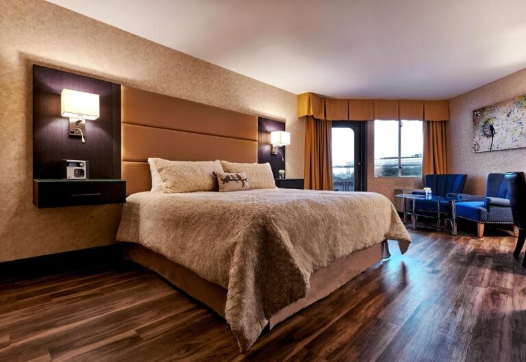 The Lonsdale Quay Hotel3