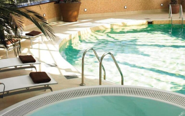 hotels for couples with hot tub in room England