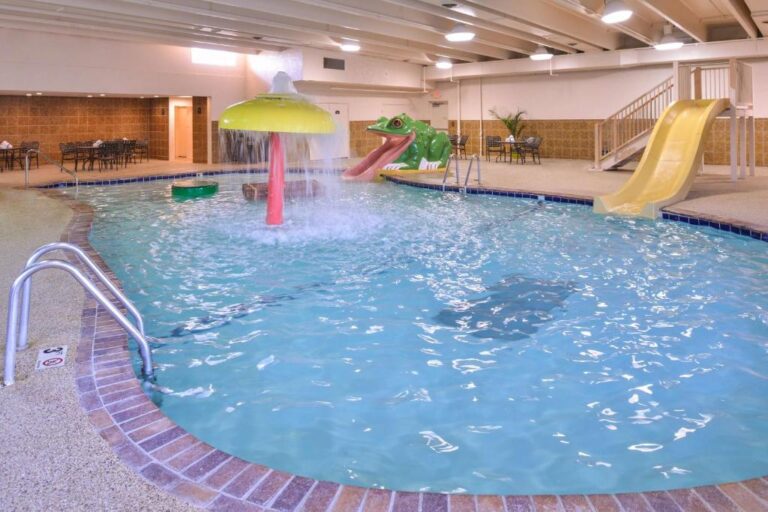 hotels in Lincoln NE with hot tub in room