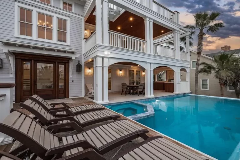 luxury rental in Charleston SC with private hot tub 4