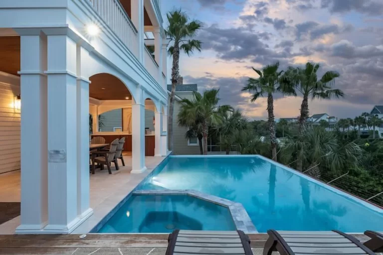 luxury rental in Charleston SC with private hot tub