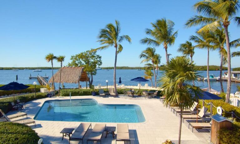 Coconut Palm Inn2
